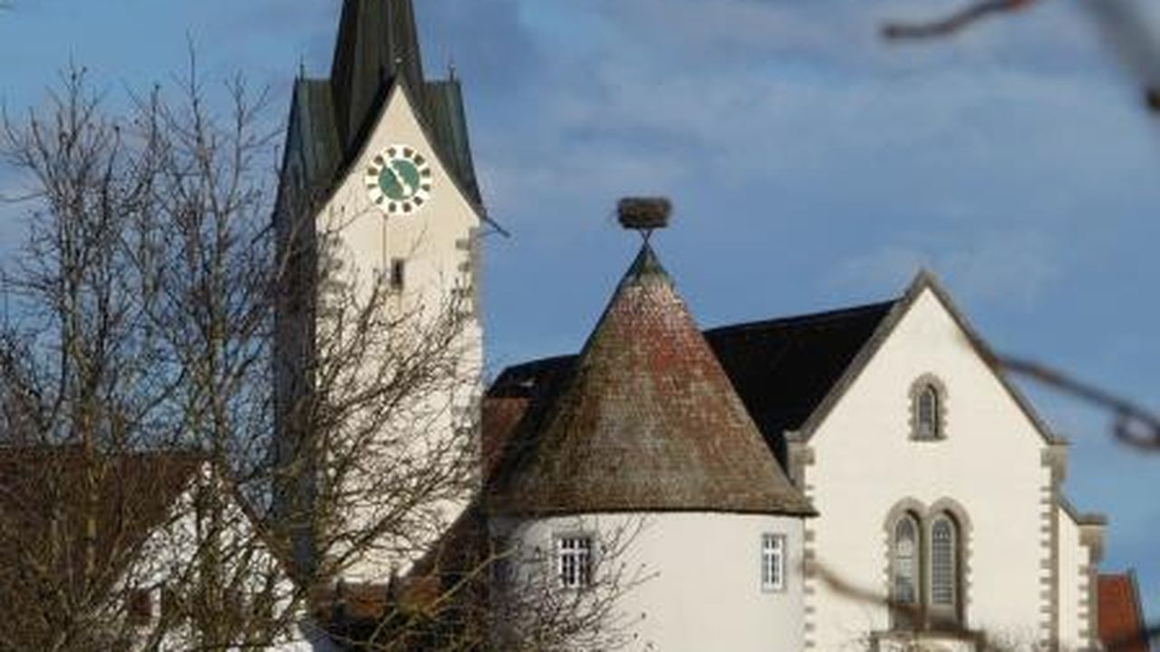 St.Pankratius-Kirche mit Rundem Turm St.Pankratius-Kirche mit Rundem Turm